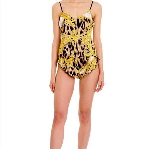 Versace Women's Barocco Animalier top And Bottom Set Size 1 XS￼